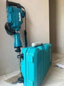 demoledor mediano , útil para demoliones de , escaleras , muros y pisos de mediano grosor